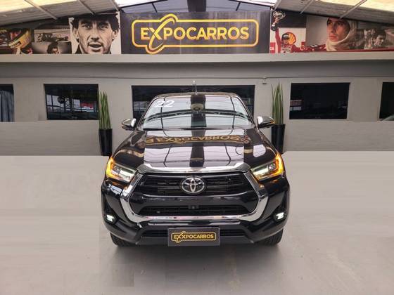 TOYOTA HILUX 2.8 D-4D TURBO DIESEL CD SRX 4X4 AUTOMÁTICO TOYOTA HILUX 2.8 D-4D TURBO DIESEL CD SRX 4X4 AUTOMÁTICO